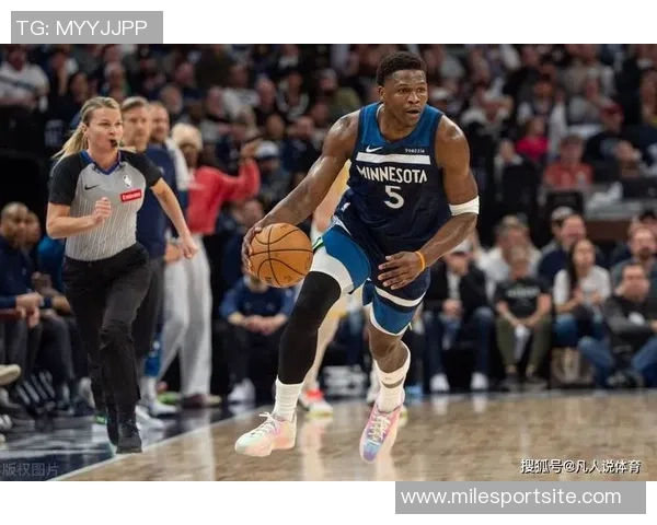 爱德华兹表现出色19投9中砍下31分8篮板5助攻三分球命中率高达50